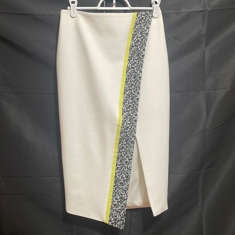 Elizabeth and James pencil skirt with front line stripe in size 0 - Picture 2 of 11